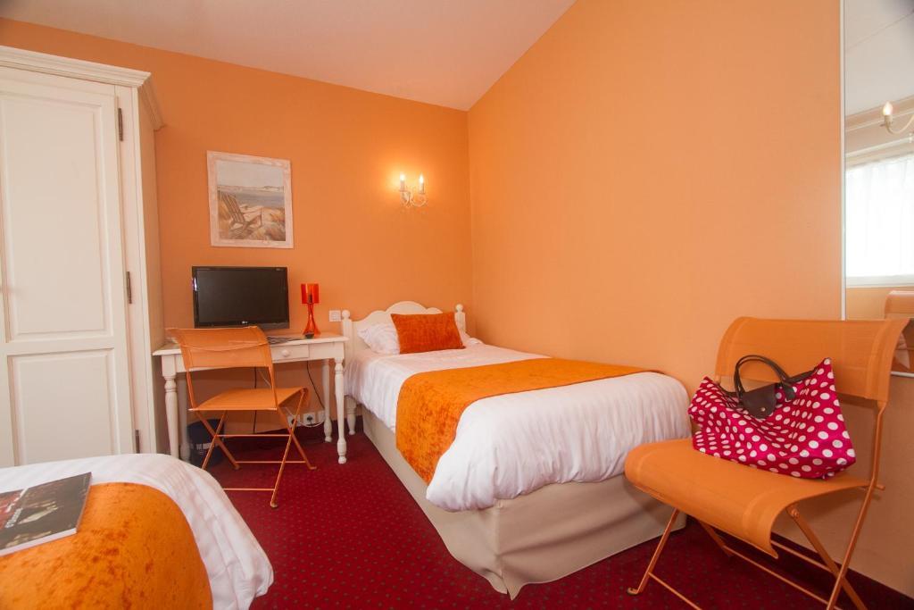 Hotel Les Hirondelles Les Sables-dʼOlonne Habitación foto